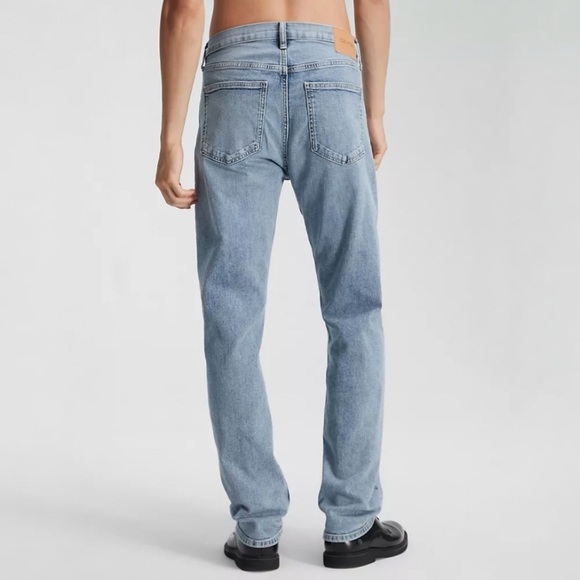 Calvin Klein Vintage Standard Straight Fit Jeans Unisex - Picture 2 of 13